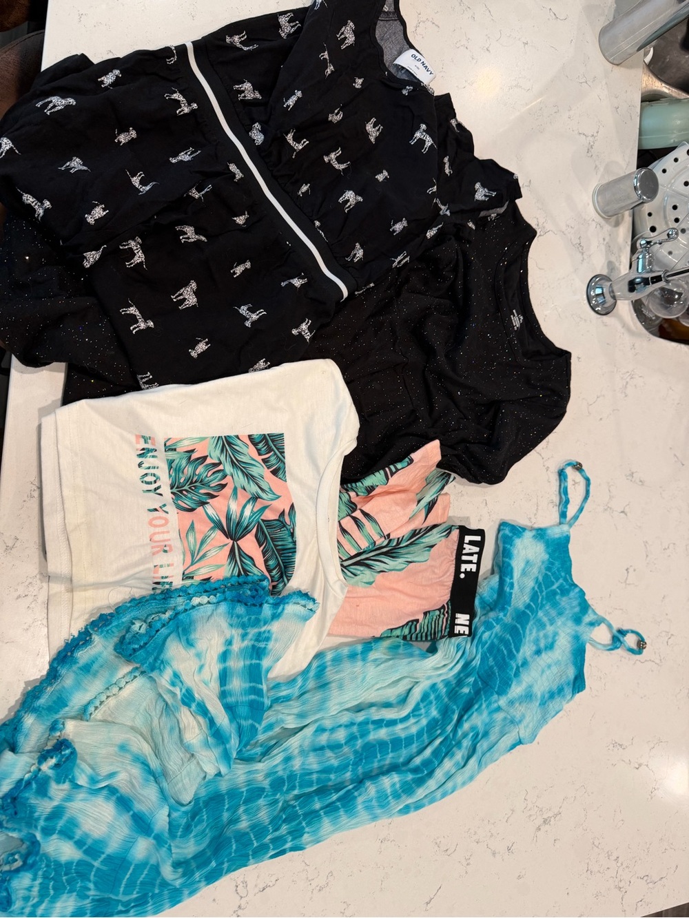 SHEIN Black & Blue Girls 5-Piece Matching Set with Tropical Prints